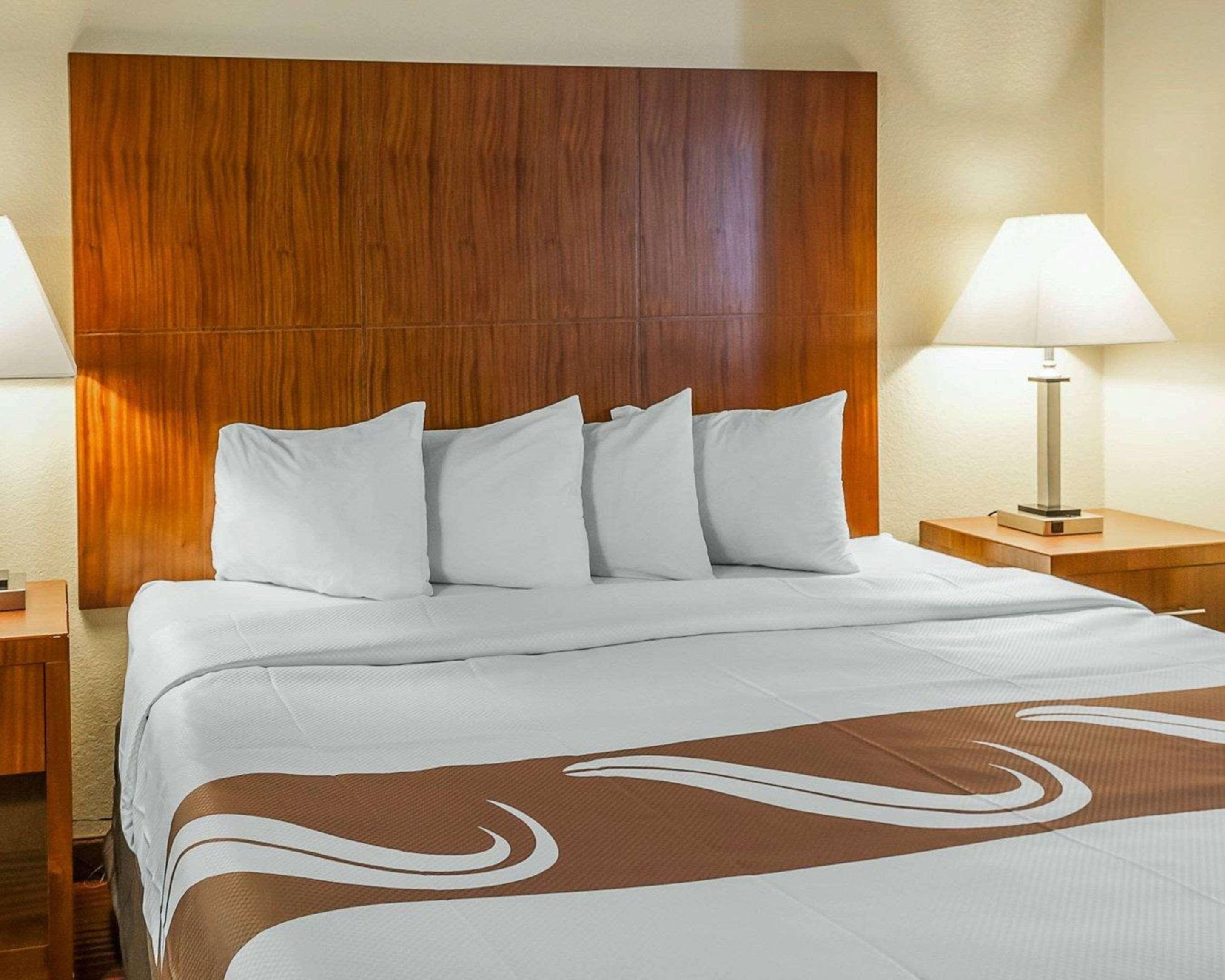 Quality Inn & Suites Albuquerque West Εξωτερικό φωτογραφία