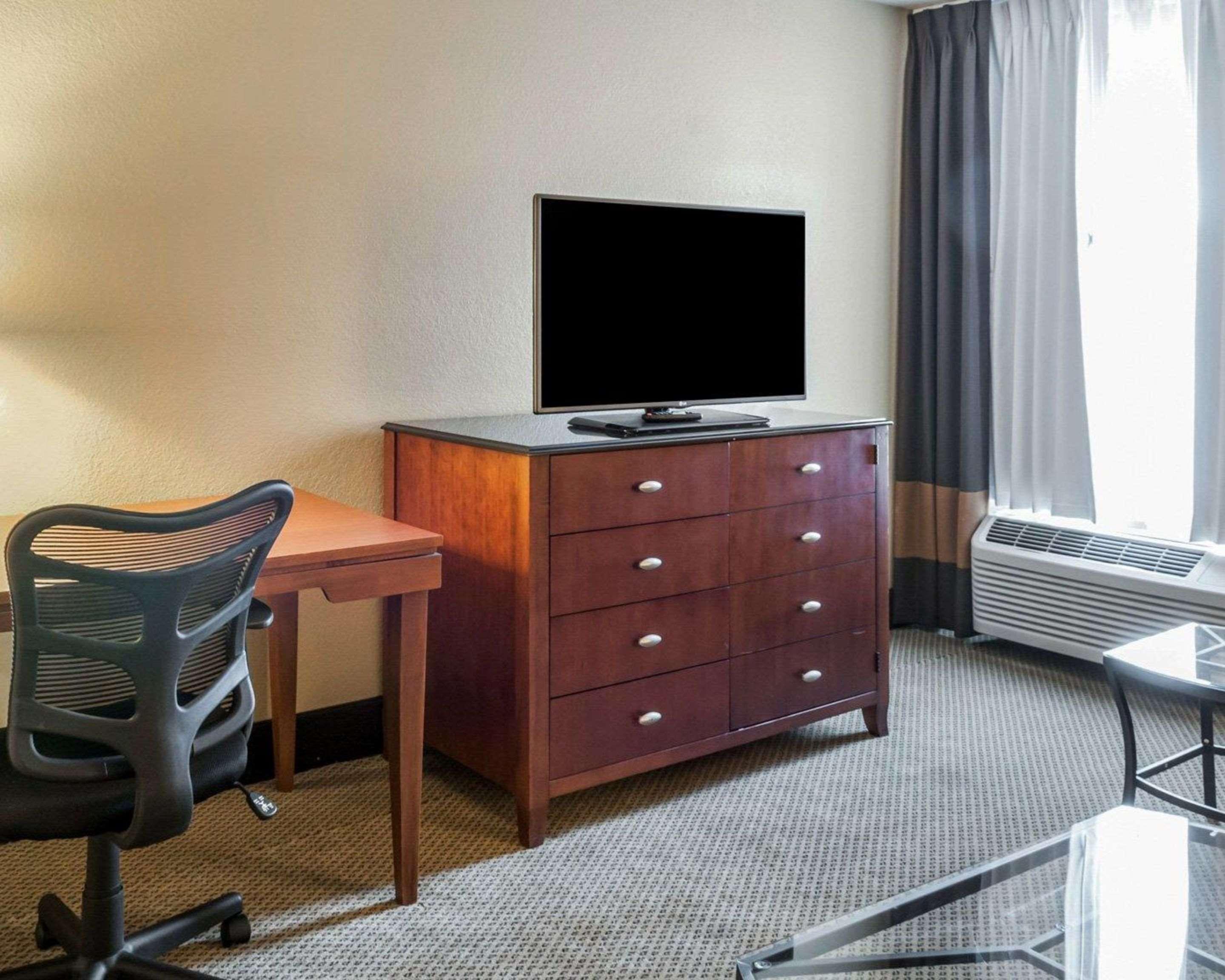 Quality Inn & Suites Albuquerque West Εξωτερικό φωτογραφία