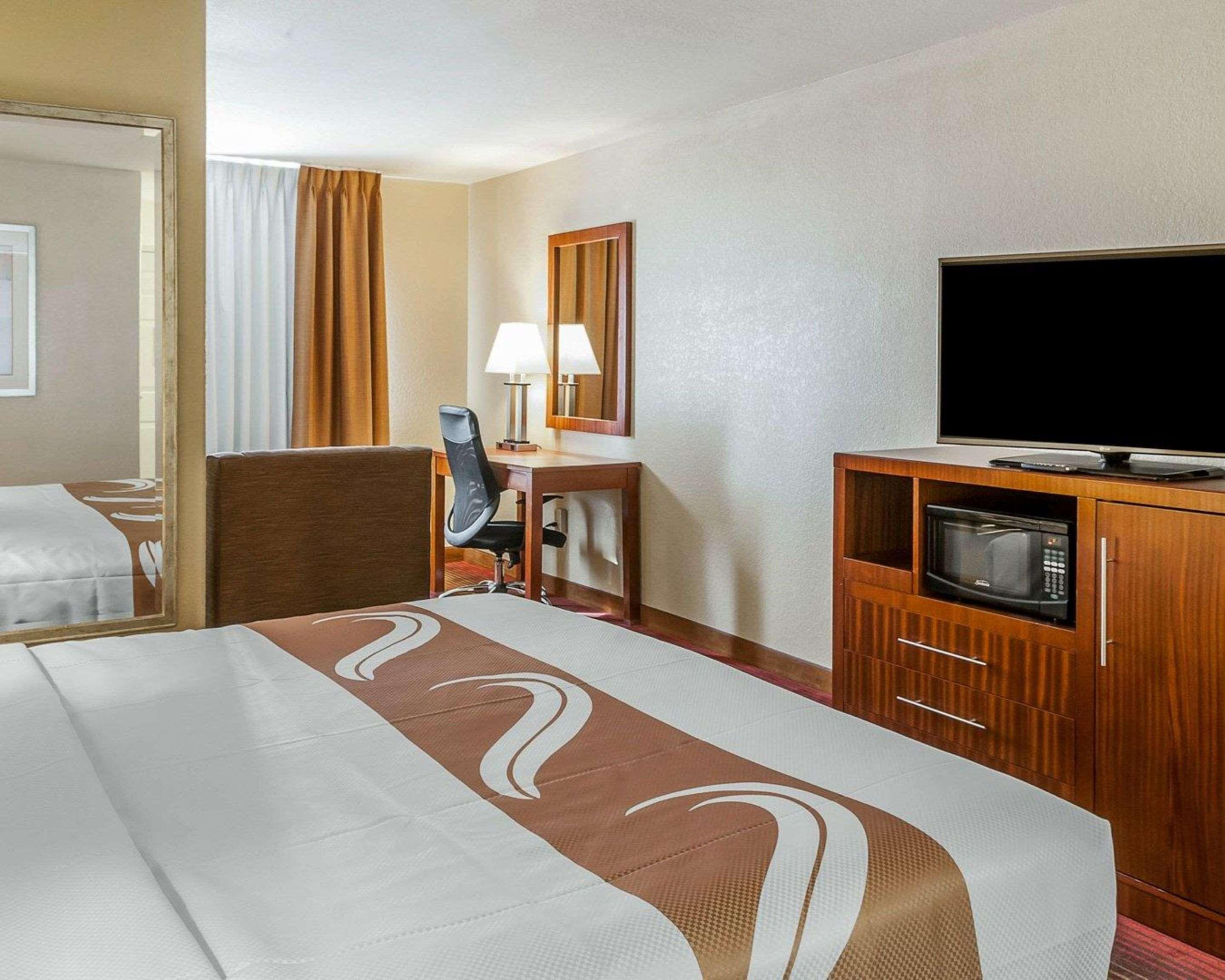 Quality Inn & Suites Albuquerque West Εξωτερικό φωτογραφία