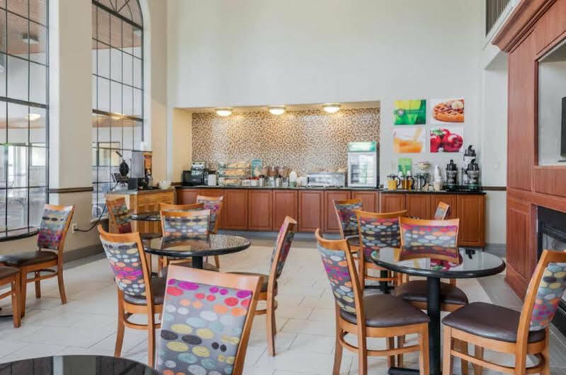 Quality Inn & Suites Albuquerque West Εξωτερικό φωτογραφία